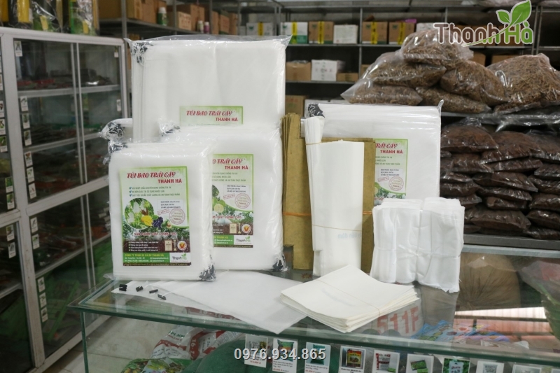 Túi bao trái Thanh Hà được bày bán tại cửa hàng nông nghiệp trên toàn quốc